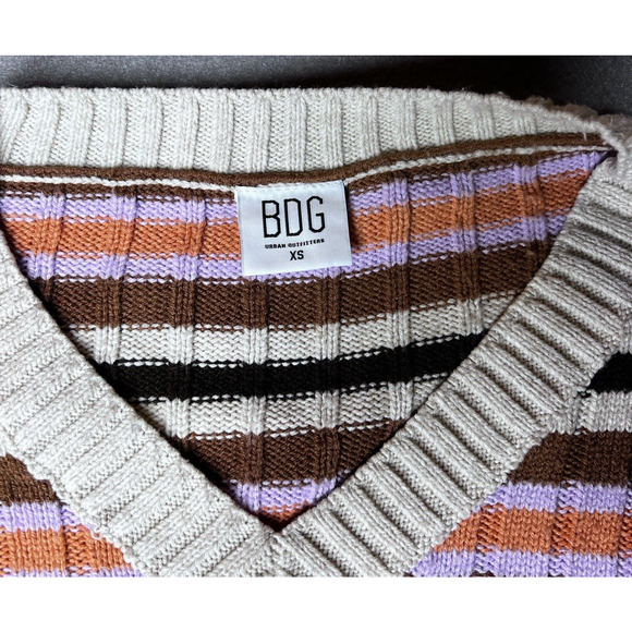 BDG Urban Outfitters Sweater Cropped Tween Size XS V-Neck Striped Long Sleeve - Picture 3 of 12